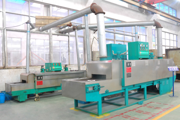 連(lian)續式回火(huo)爐