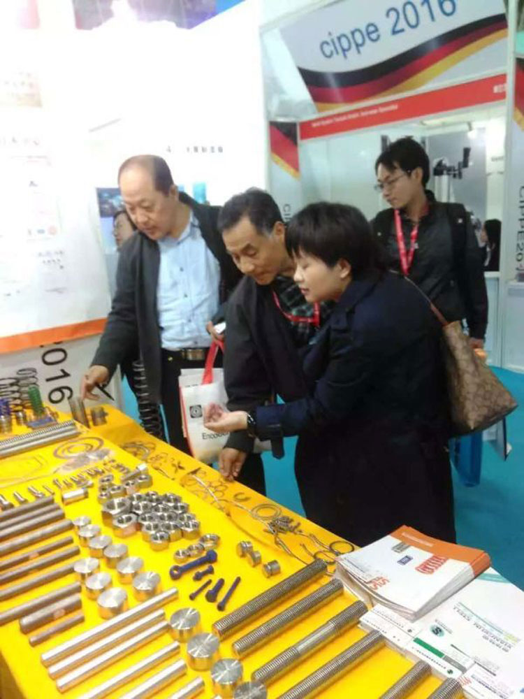 三和彈(dàn)簧參與全(quan)球最大的(de)中國國際(ji)石油石化(huà)展覽會