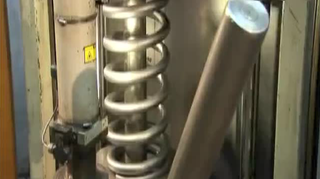 【視頻】房屋抗(kang)震原來也可以用(yòng)彈簧，熱卷彈簧生(sheng)産全過程及詳解(jie)！